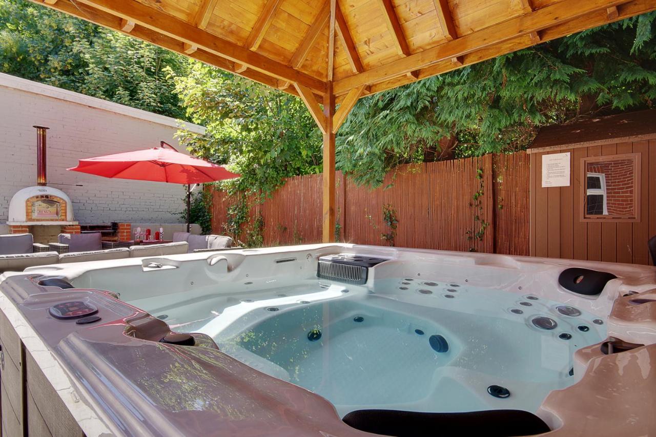Cragside Villa With Hot Tub Bournemouth Ngoại thất bức ảnh